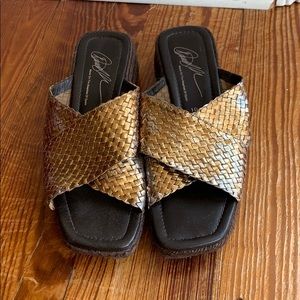 Barely worn Donald j pliner sandals